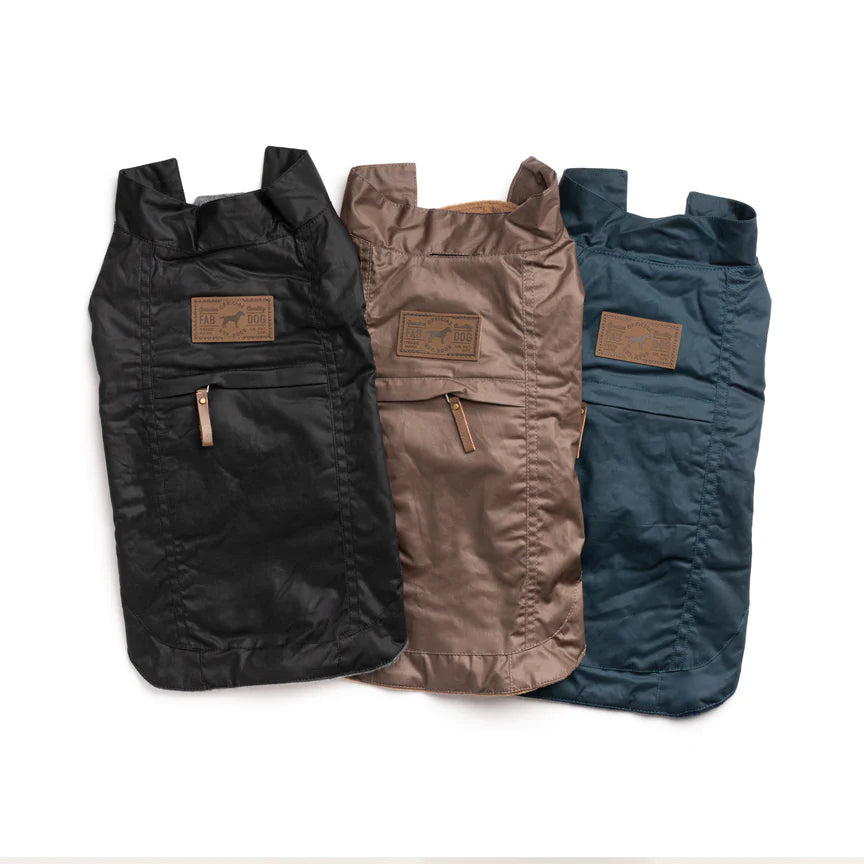 dekken kommer i 3 klassiske farger - Dyrekompaniet