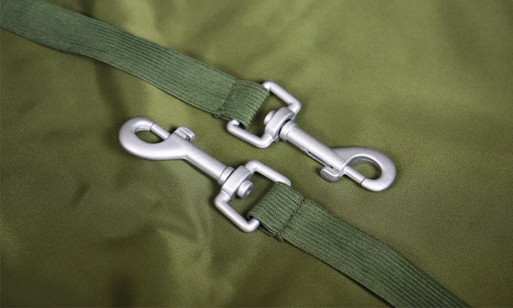 Bilsete til små hunder og katter svart/rosa - Dyrekompaniet