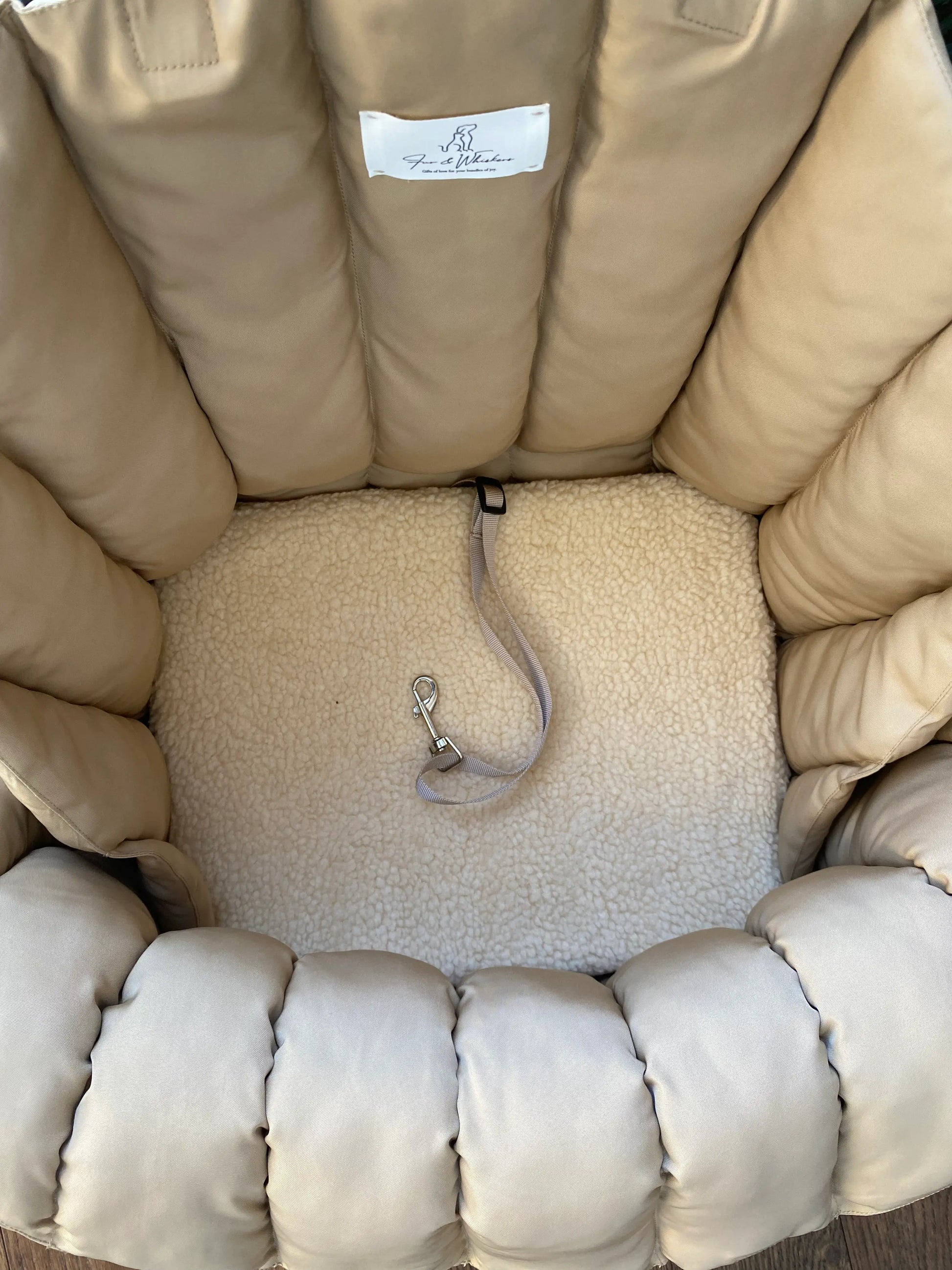 Bilsete til hund - beige - Dyrekompaniet