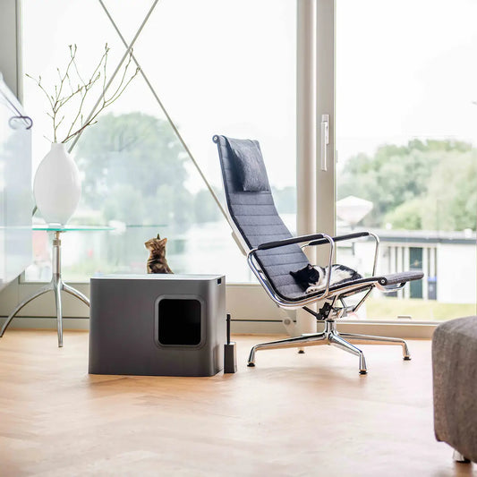 Grå design kattedo med lokk - Kattetoalett hus - Dyrekompaniet