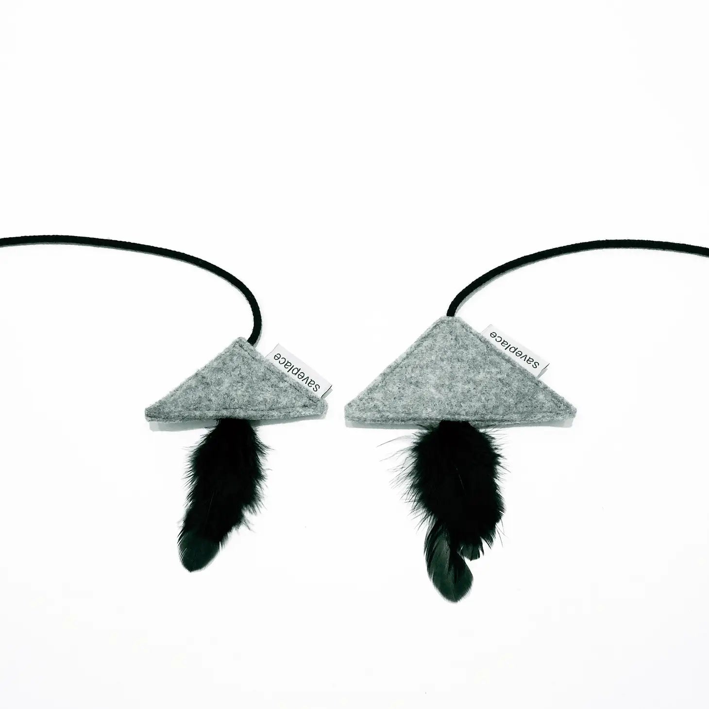 leke til katt med fjær -Dyrekompaniet